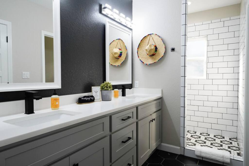 Casa Fiesta-2bed/2bath 1100 Sq Ft Urban Stunner San Antonio
