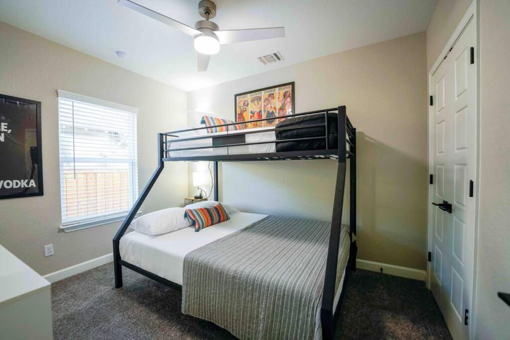 Casa Fiesta-2bed/2bath 1100 Sq Ft Urban Stunner Villa San Antonio