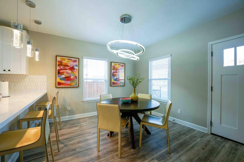 Casa Fiesta-2bed/2bath 1100 Sq Ft Urban Stunner * San Antonio