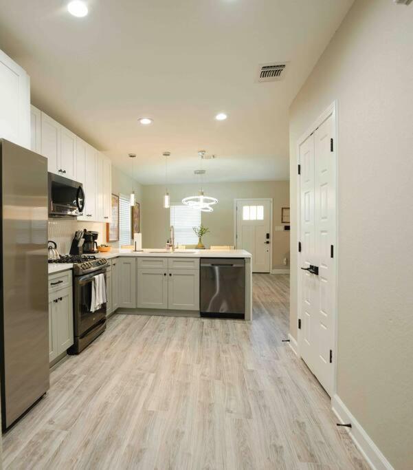 Casa Fiesta-2bed/2bath 1100 Sq Ft Urban Stunner Villa *