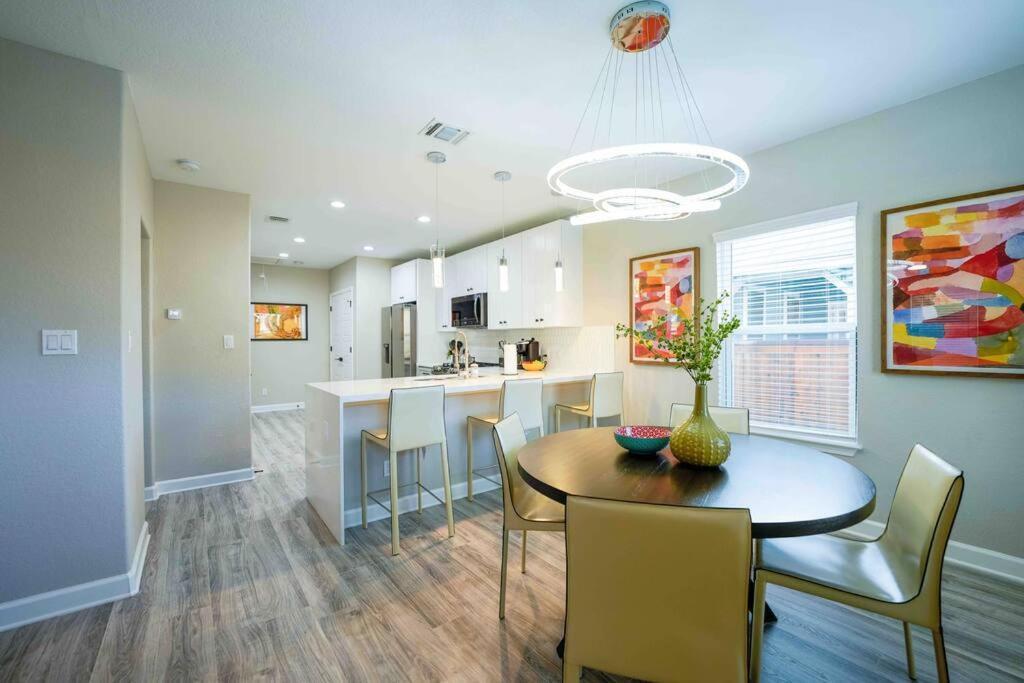 Casa Fiesta-2bed/2bath 1100 Sq Ft Urban Stunner Villa San Antonio