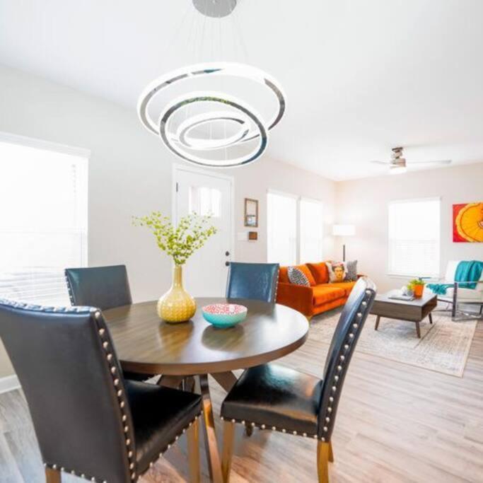 Villa Casa Fiesta-2bed/2bath 1100 Sq Ft Urban Stunner