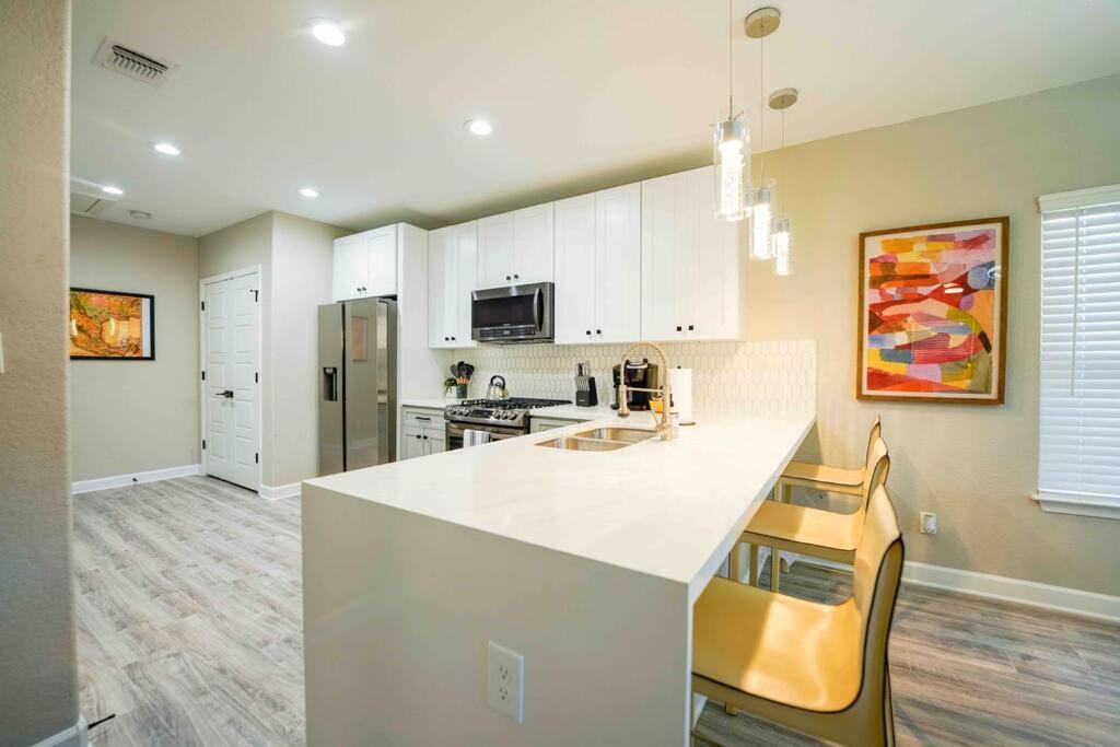 Villa Casa Fiesta-2bed/2bath 1100 Sq Ft Urban Stunner