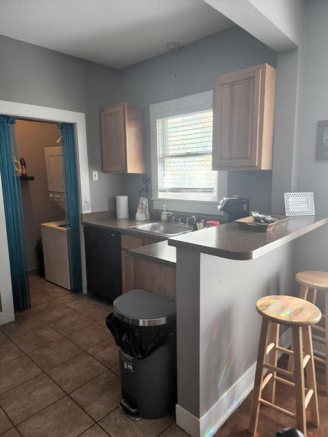 Simple Hollywood Stays #801 San Antonio