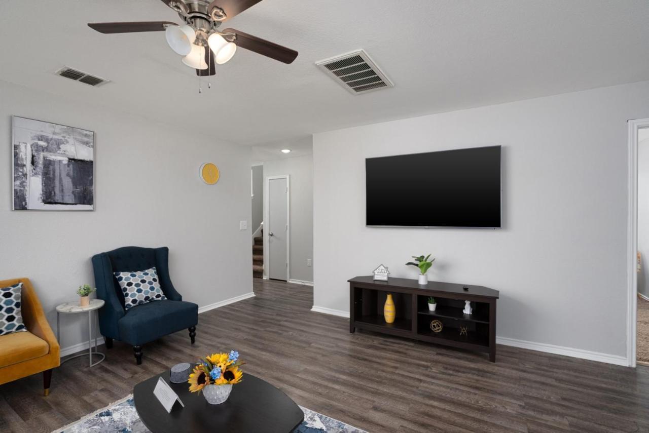 Cozy 4/3 Entire House *lackland Afb* Seaworld* *