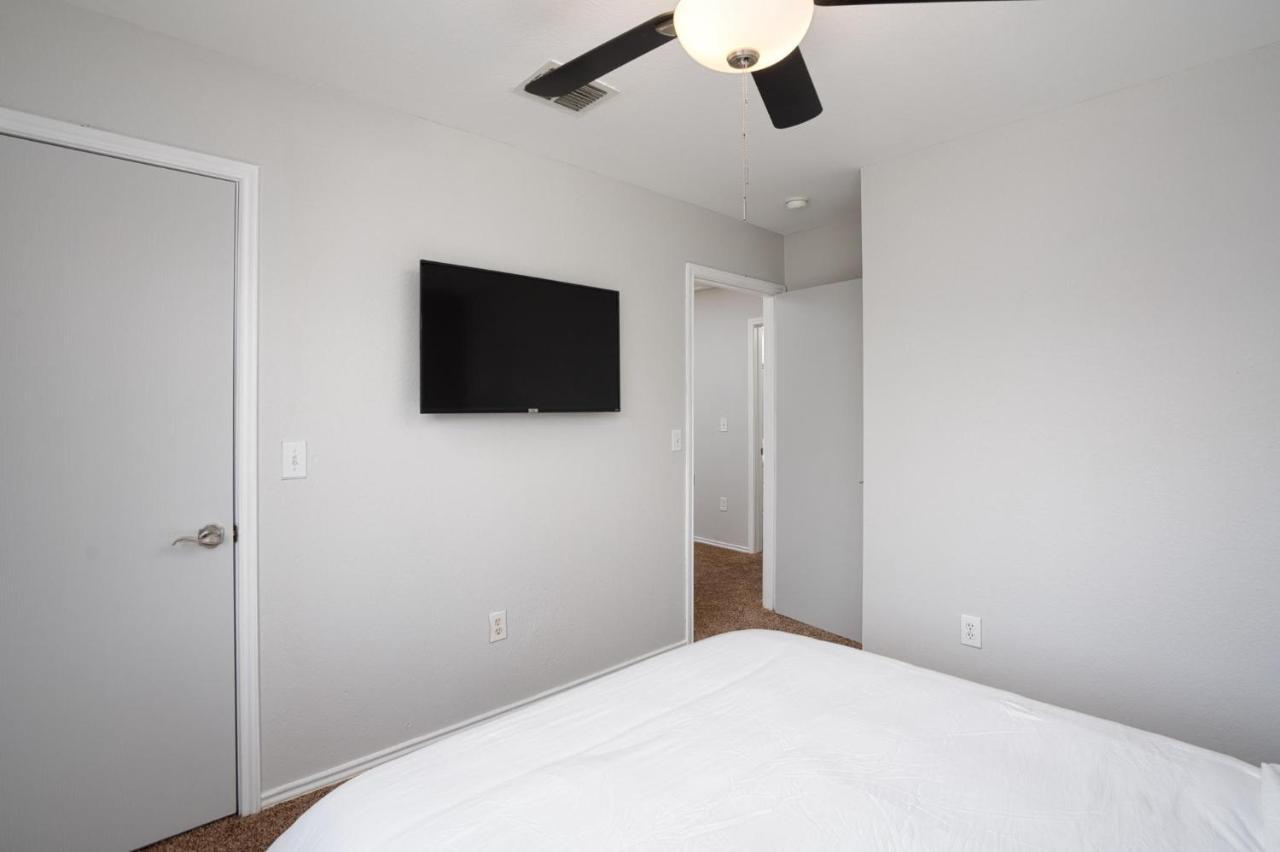 Cozy 4/3 Entire House *lackland Afb* Seaworld* Holiday home San Antonio