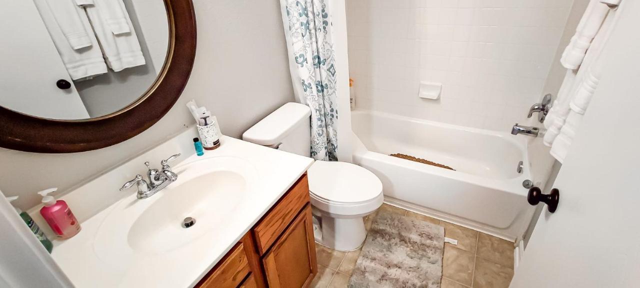Gorgeous Home- Close To Lackland Afb- Centrally Located