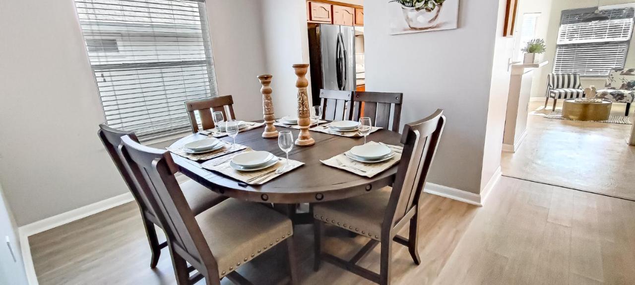 Gorgeous Home- Close To Lackland Afb- Centrally Located Holiday home San Antonio