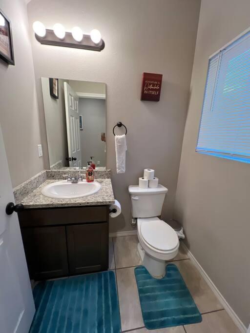 Holiday home Spacious Lux 3br 3ba W 12 Arcade Games & Hottub- W Private Garage & Private Backyard San Antonio