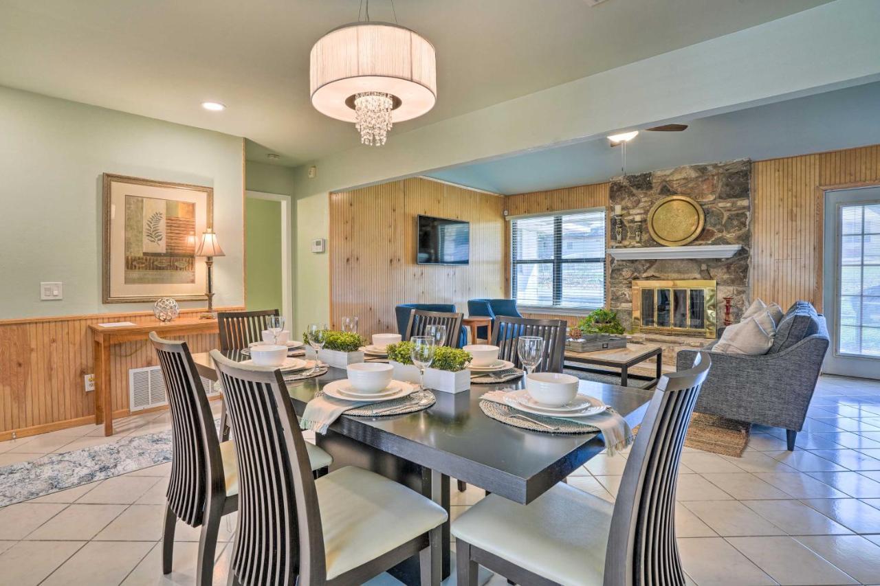 Lovely About 13 Mi To Downtown! Holiday home