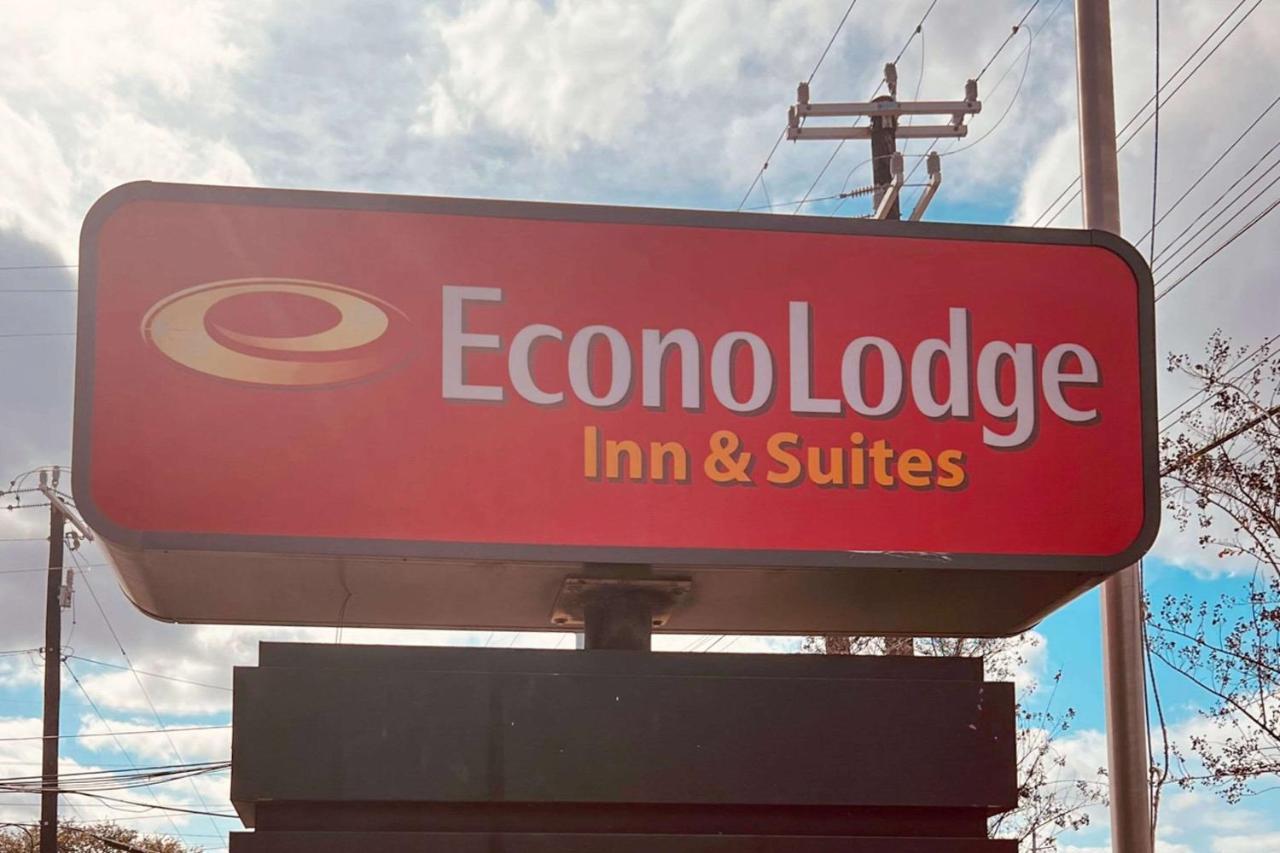 Econo & Downtown Hotel