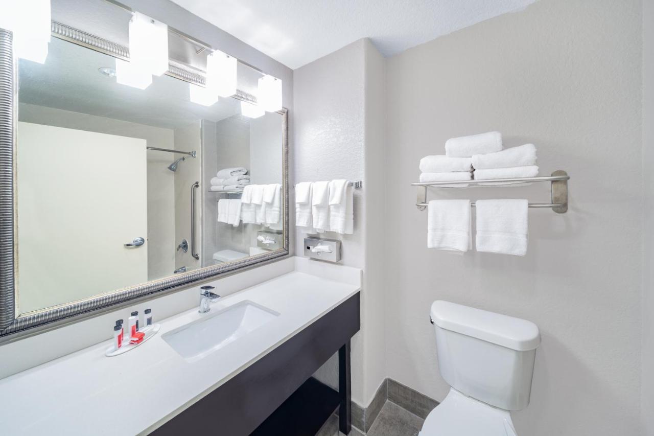 Hotel Days & By Wyndham Near Frost Bank Center San Antonio