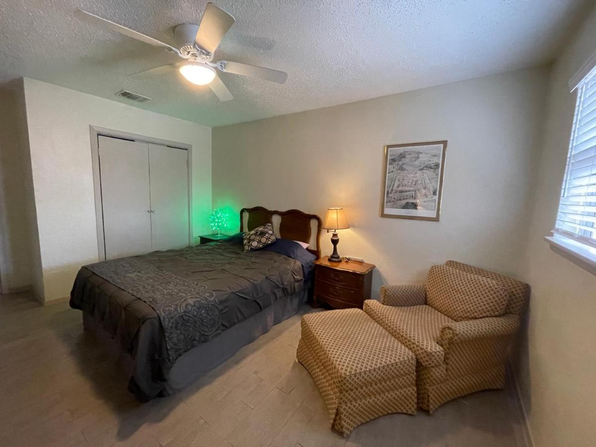 Barbe 607-#6 Apartment *