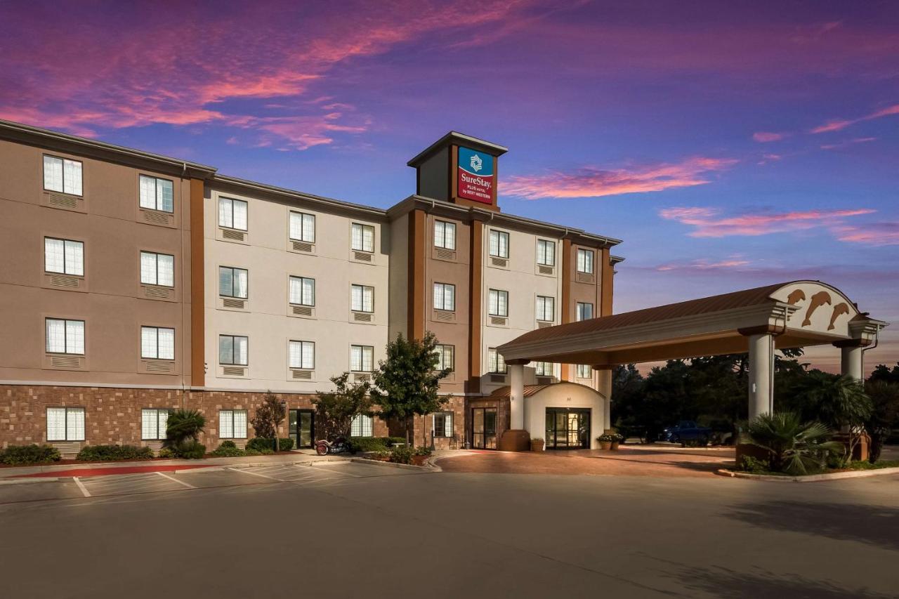 Surestay By Western Near Seaworld Hotel