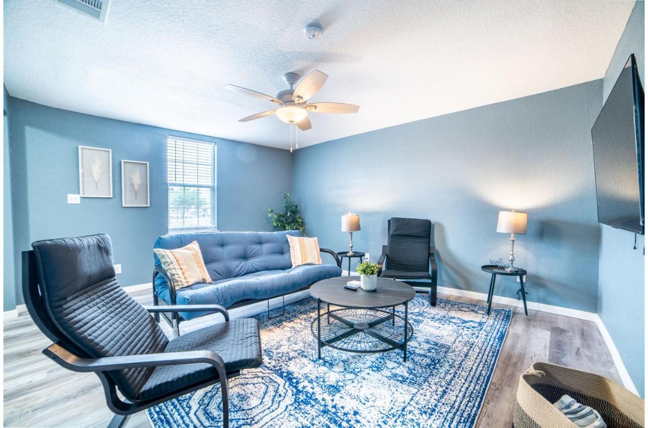 Fascinating 2br1ba Near Festive Dt And Riverwalk *