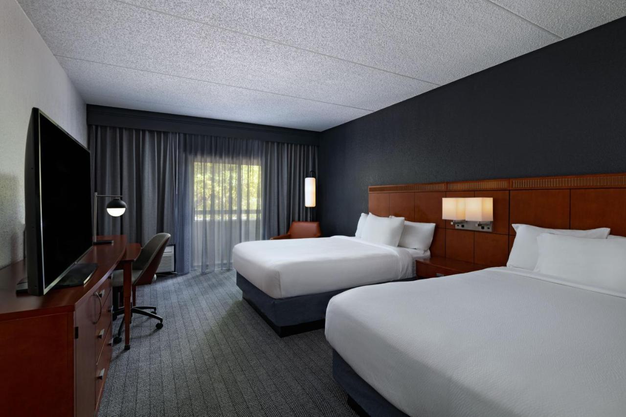 Courtyard By Marriott Downtown Hotel 3*