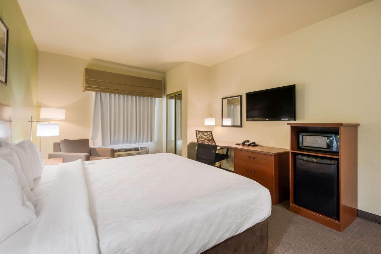 Hotel Surestay By Western Near Seaworld San Antonio