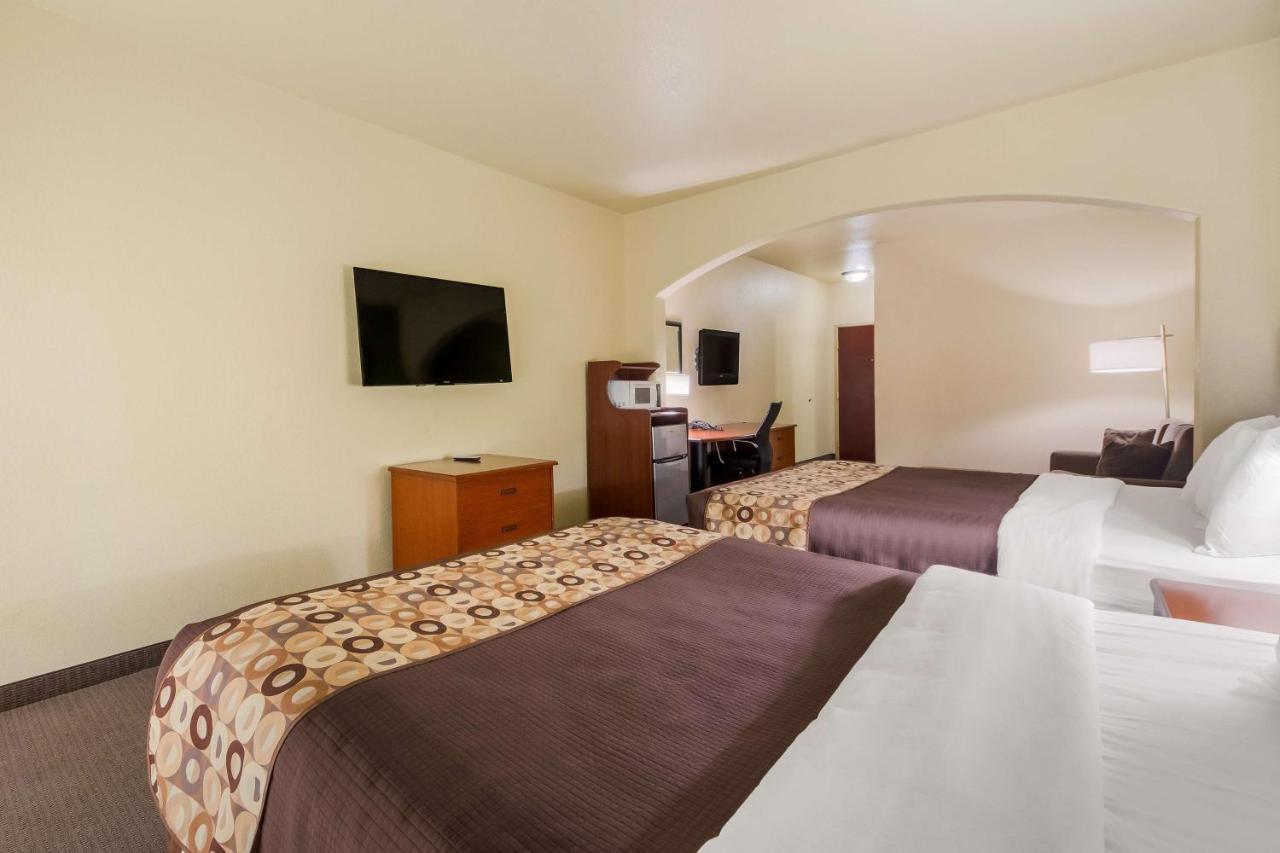 Surestay By Western Near Seaworld Hotel 3*