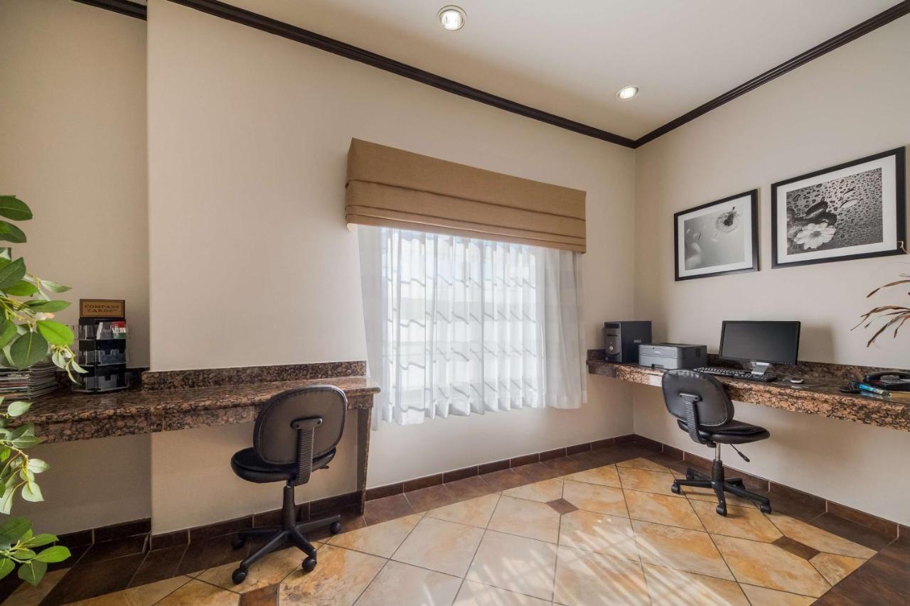 Surestay By Western Near Seaworld 3*