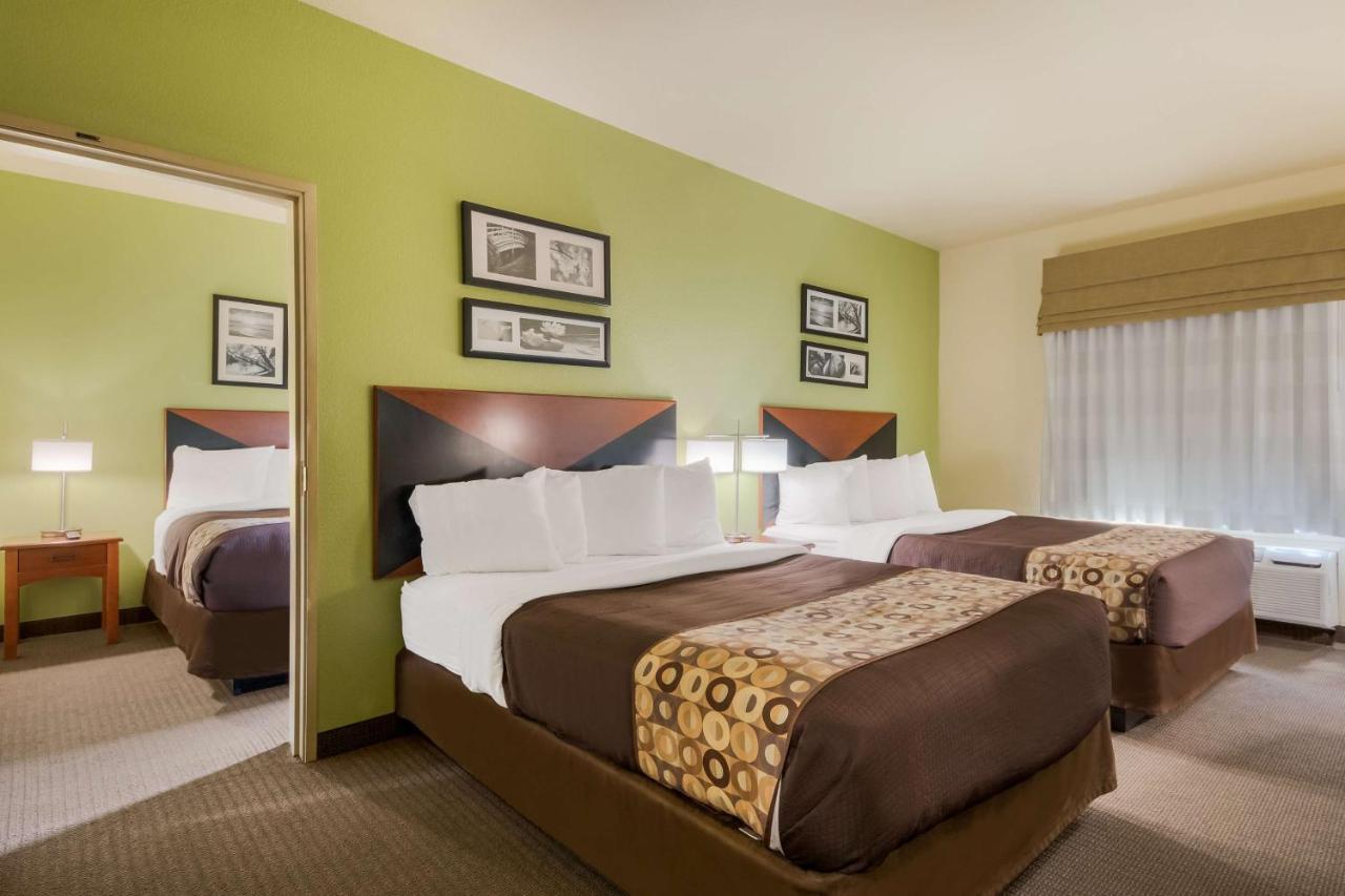 Hotel Surestay By Western Near Seaworld 3*