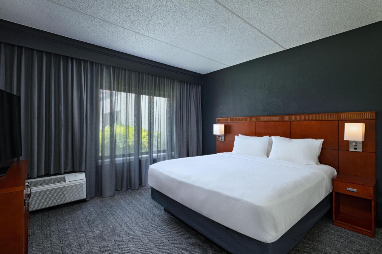 Courtyard By Marriott Downtown Hotel 3*