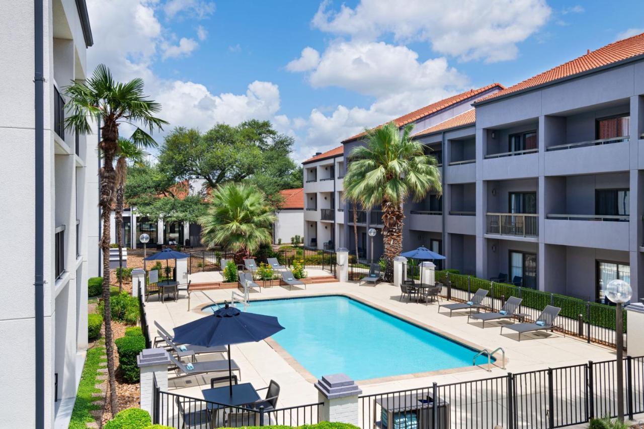 Courtyard By Marriott Downtown San Antonio