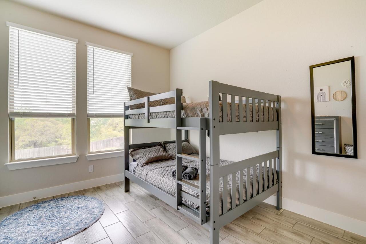 Spacious 4 Mi To Seaworld! San Antonio