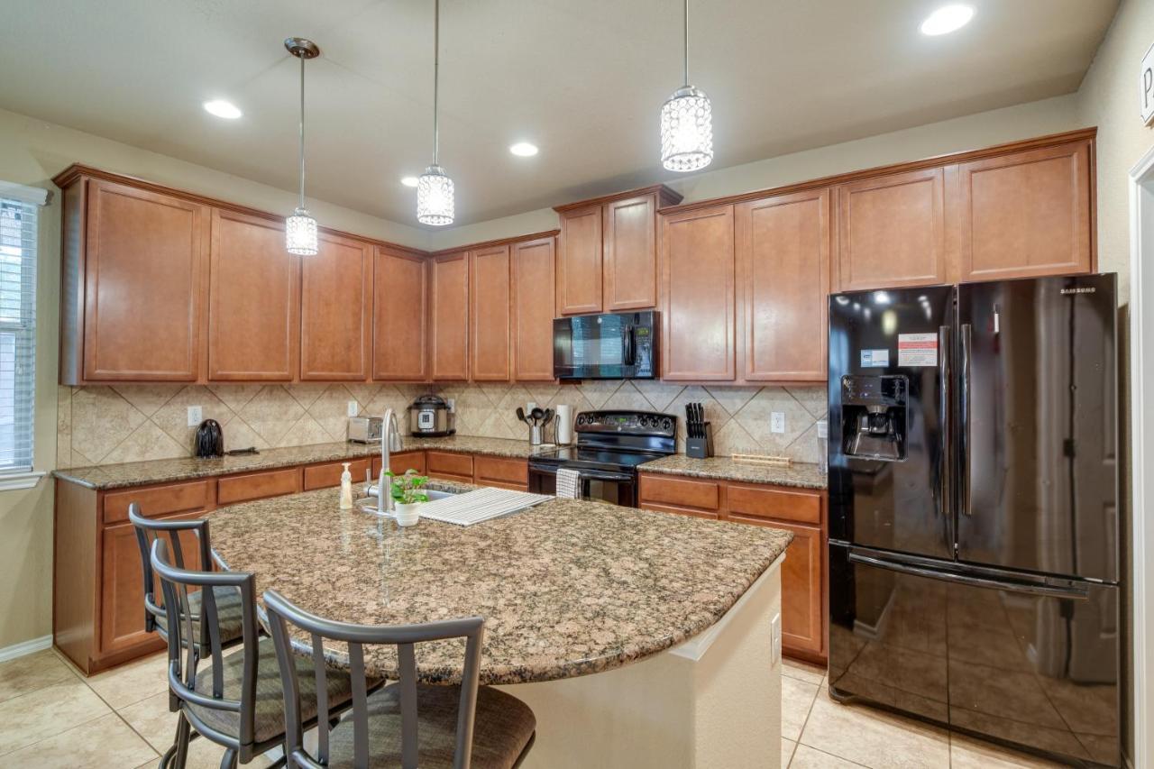 Vacation With Patio Near Seaworld *