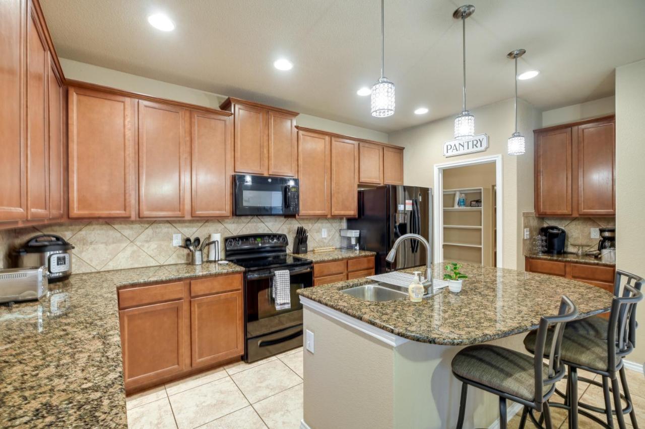 Vacation With Patio Near Seaworld Holiday home San Antonio