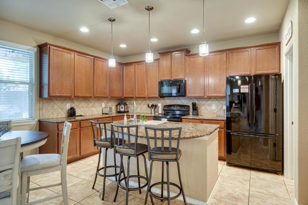 Vacation With Patio Near Seaworld * San Antonio