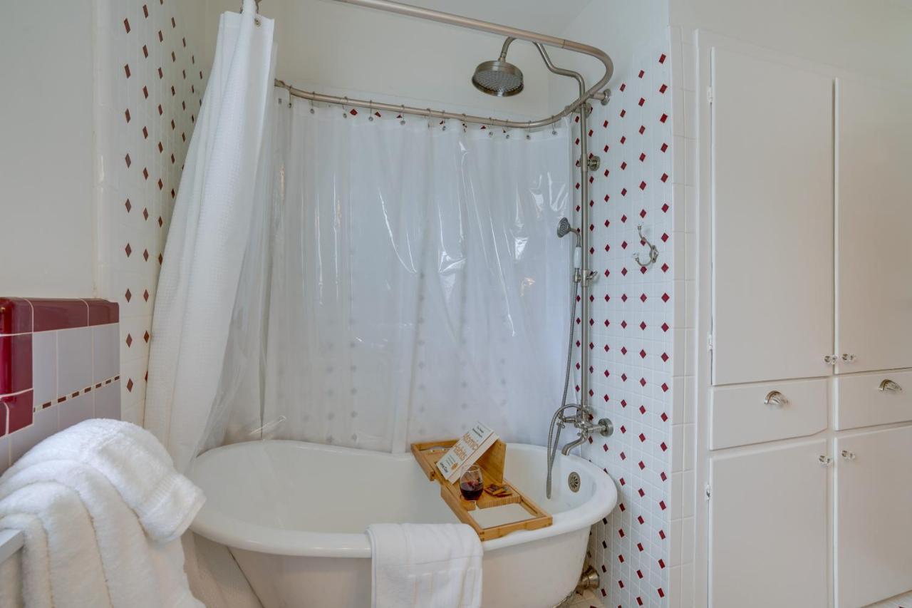 Holiday home Retreat With Private Hot Tub And Gas Grill San Antonio