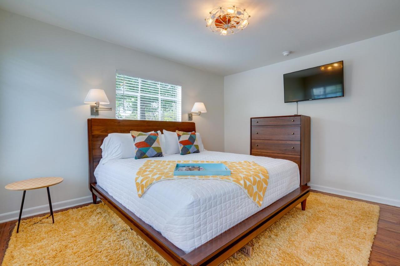 Retreat With Private Hot Tub And Gas Grill Holiday home San Antonio