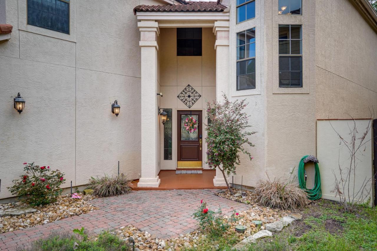 Spacious With Patio And Grill!