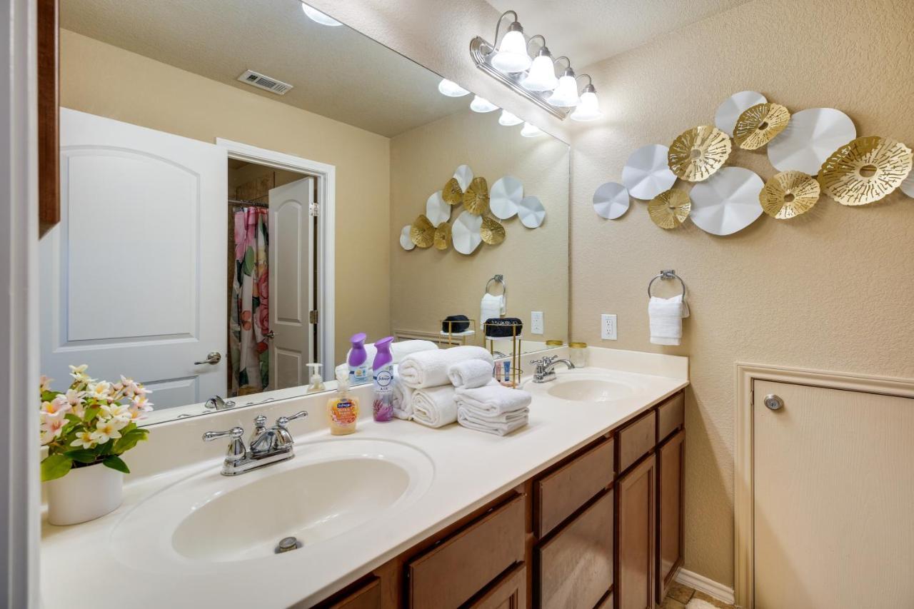 Vacation With Patio Near Seaworld * San Antonio