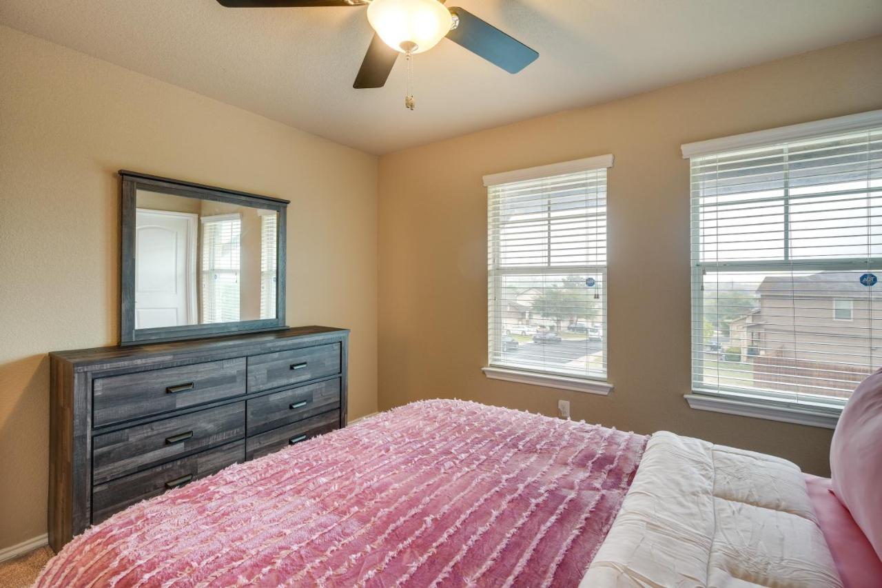 Vacation With Patio Near Seaworld Holiday home San Antonio