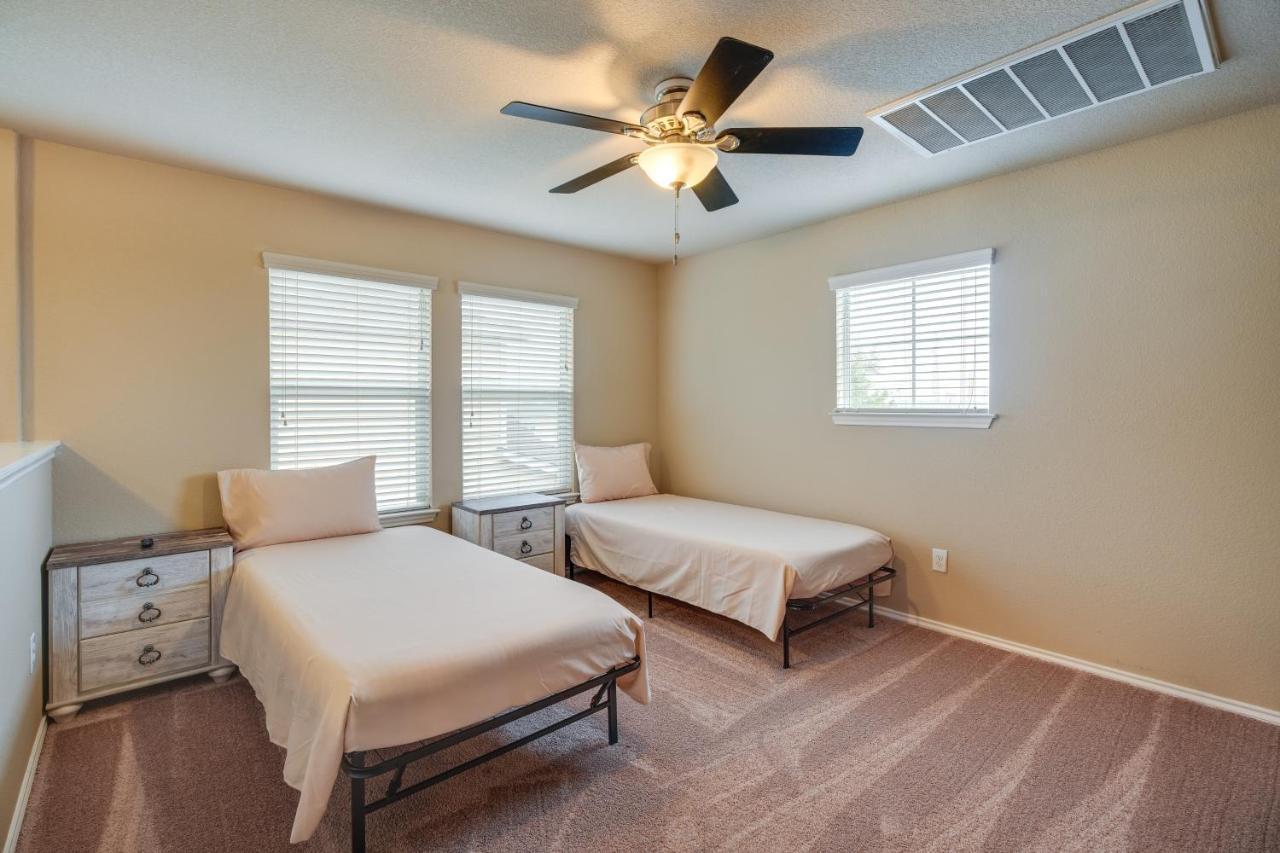 Vacation With Patio Near Seaworld San Antonio