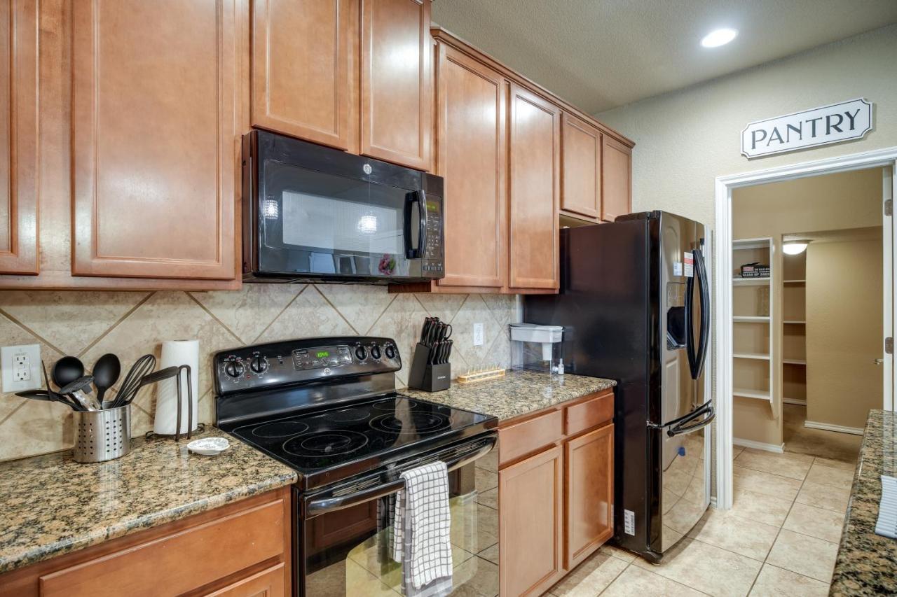 Vacation With Patio Near Seaworld Holiday home San Antonio