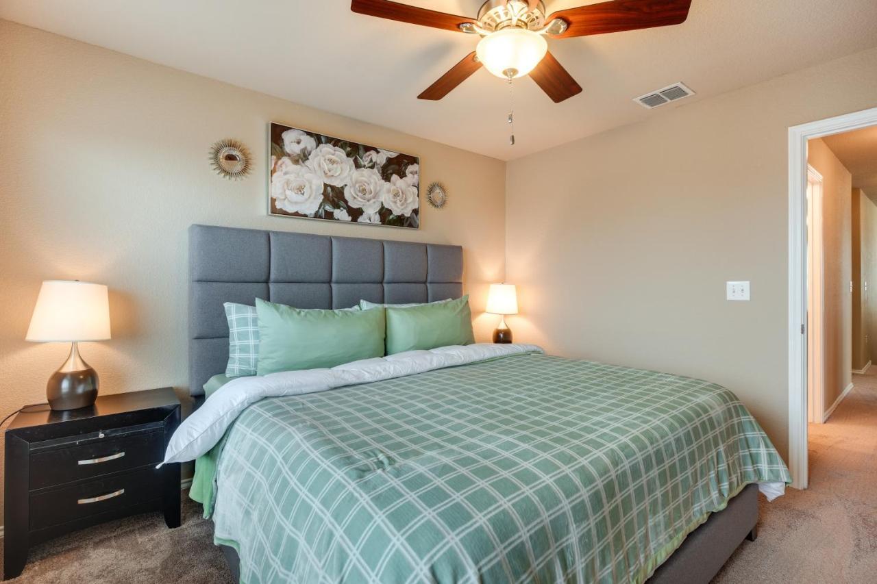 Vacation With Patio Near Seaworld *