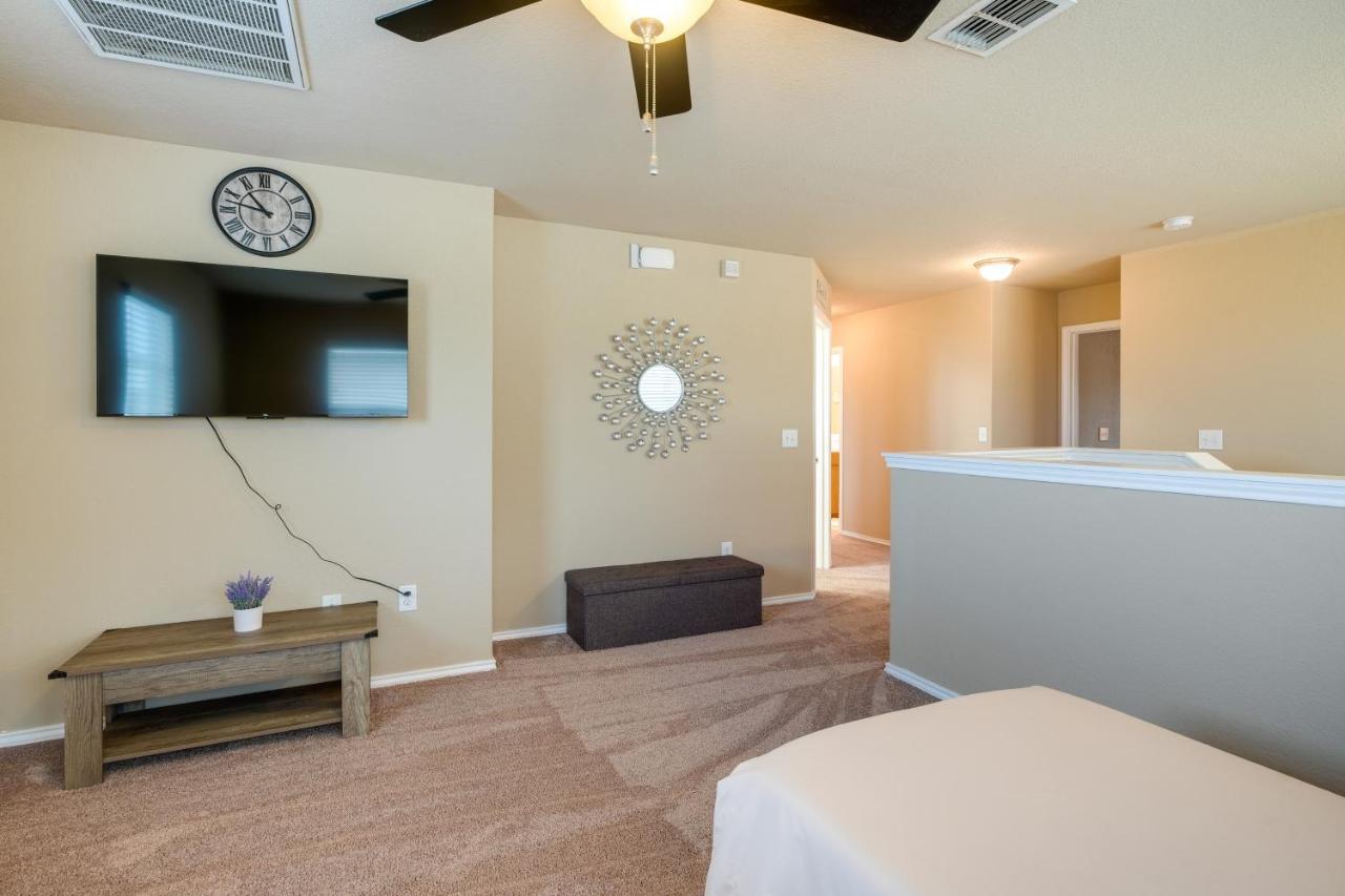 Vacation With Patio Near Seaworld