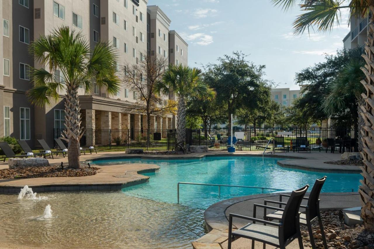 Hotel By Marriott Six Flags At The Rim 3*