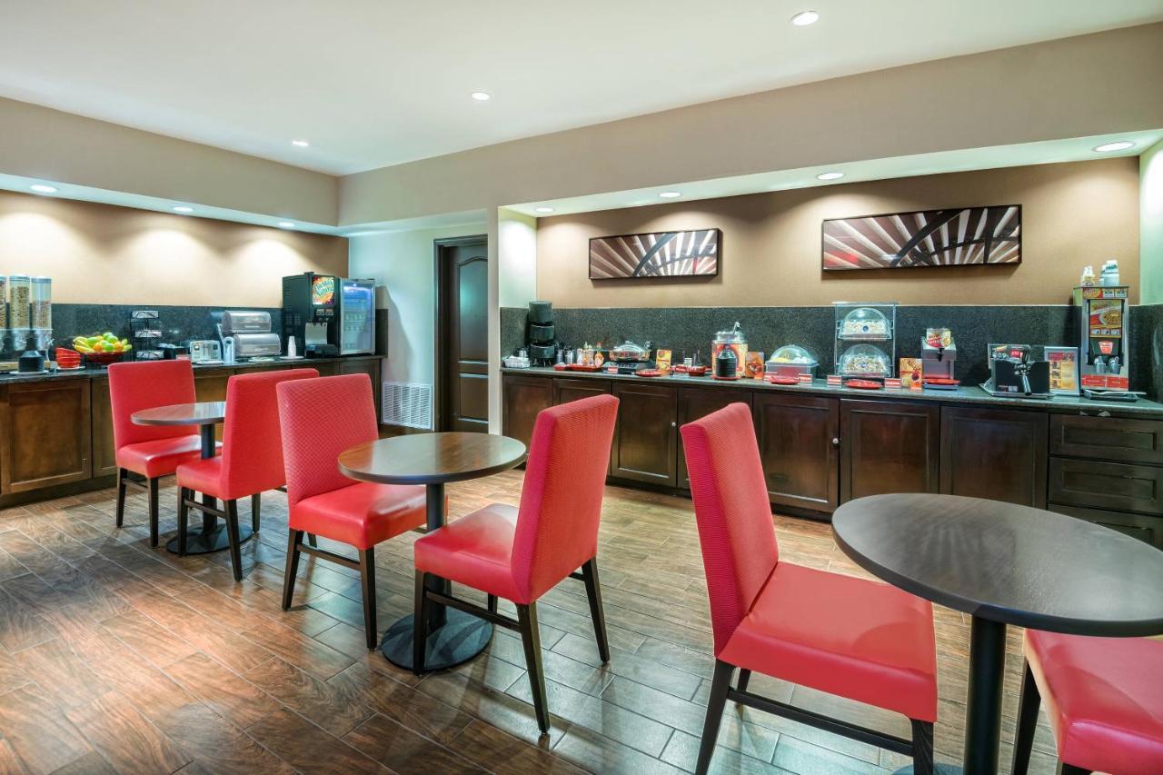 Hotel Towneplace By Marriott Northwest 3*