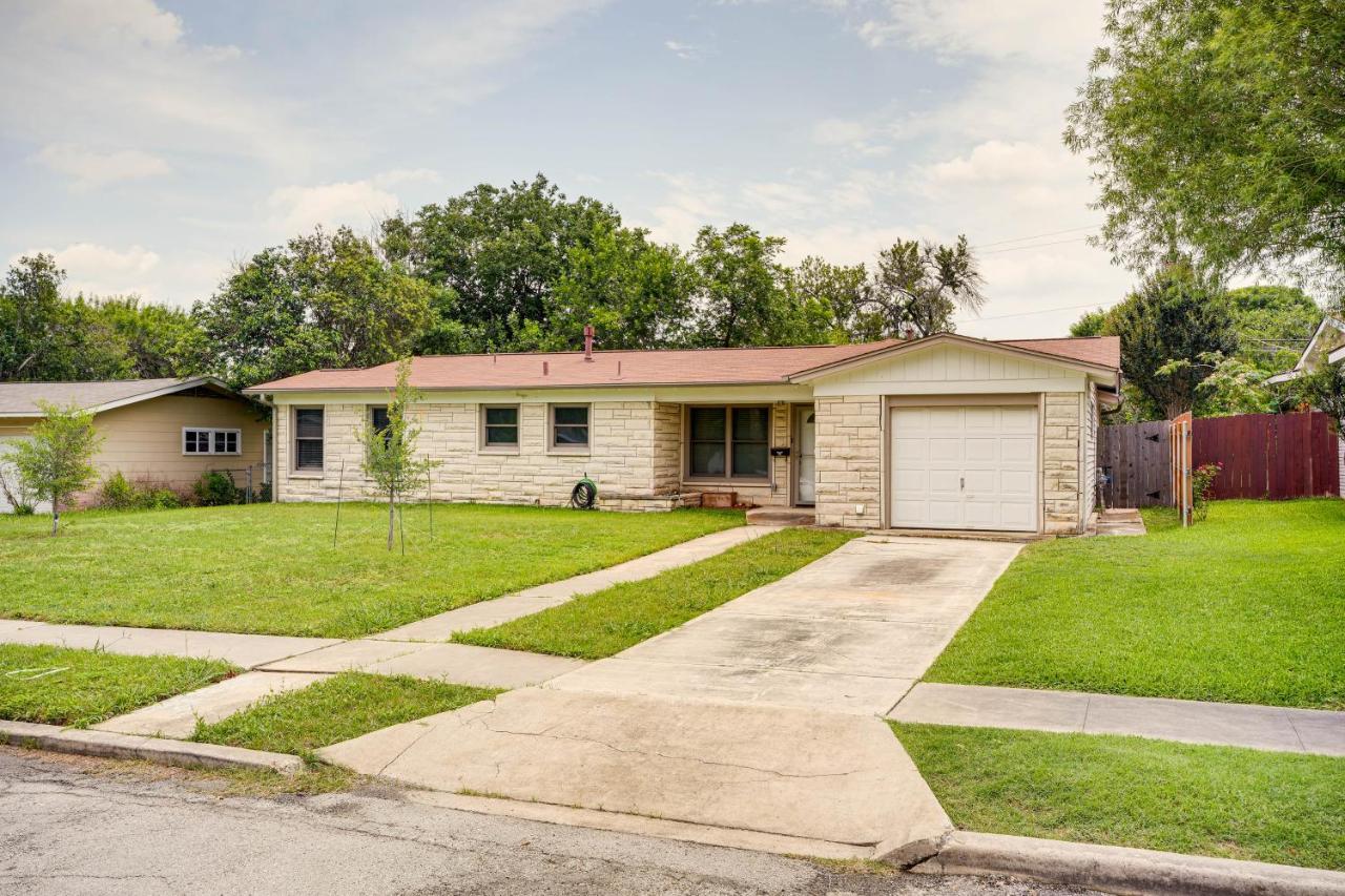 Pet-friendly With Spacious Yard!