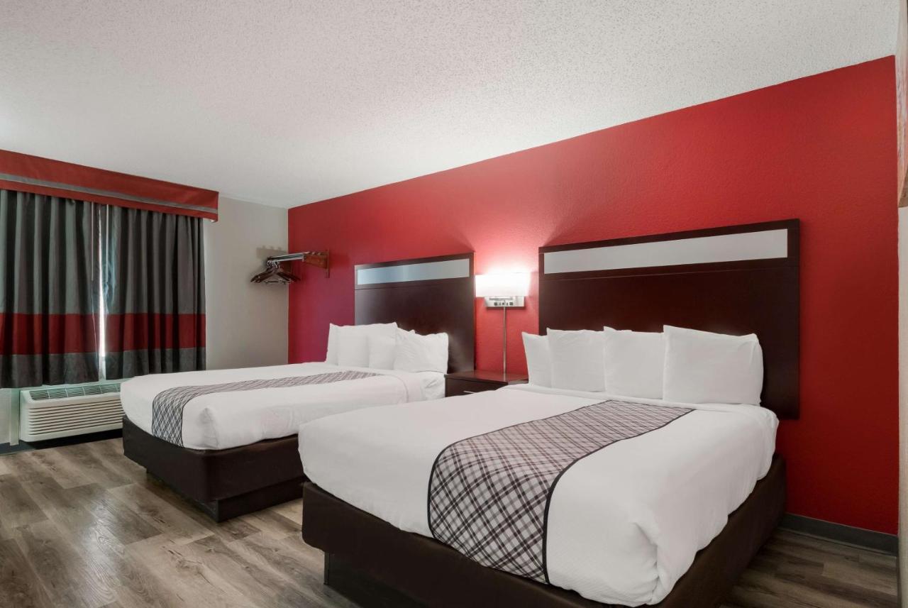 Surestay By Western North Hotel 3*