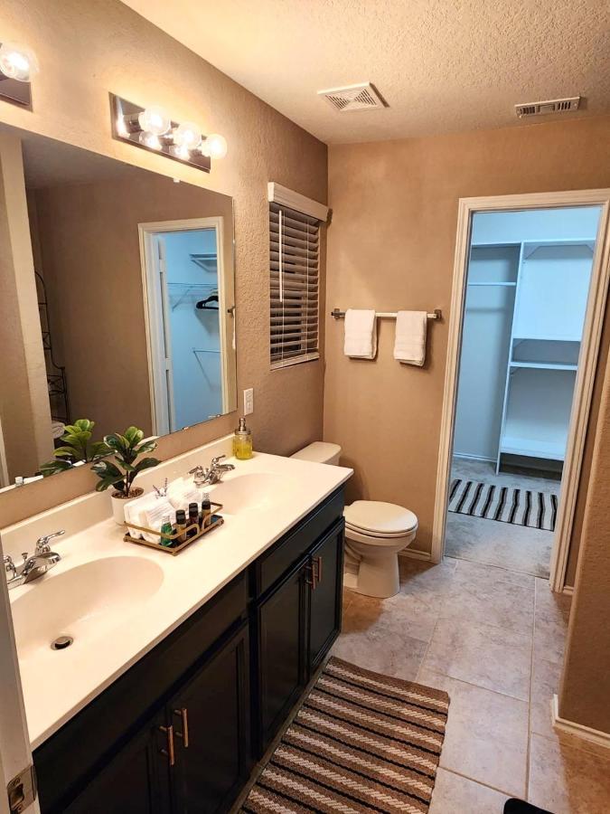 Holiday home Bohemian W Fire Pit/grill/game & More! San Antonio