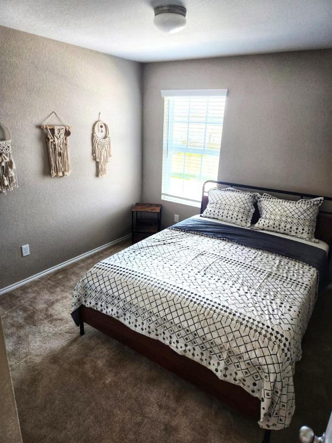 Holiday home Bohemian W Fire Pit/grill/game & More! San Antonio