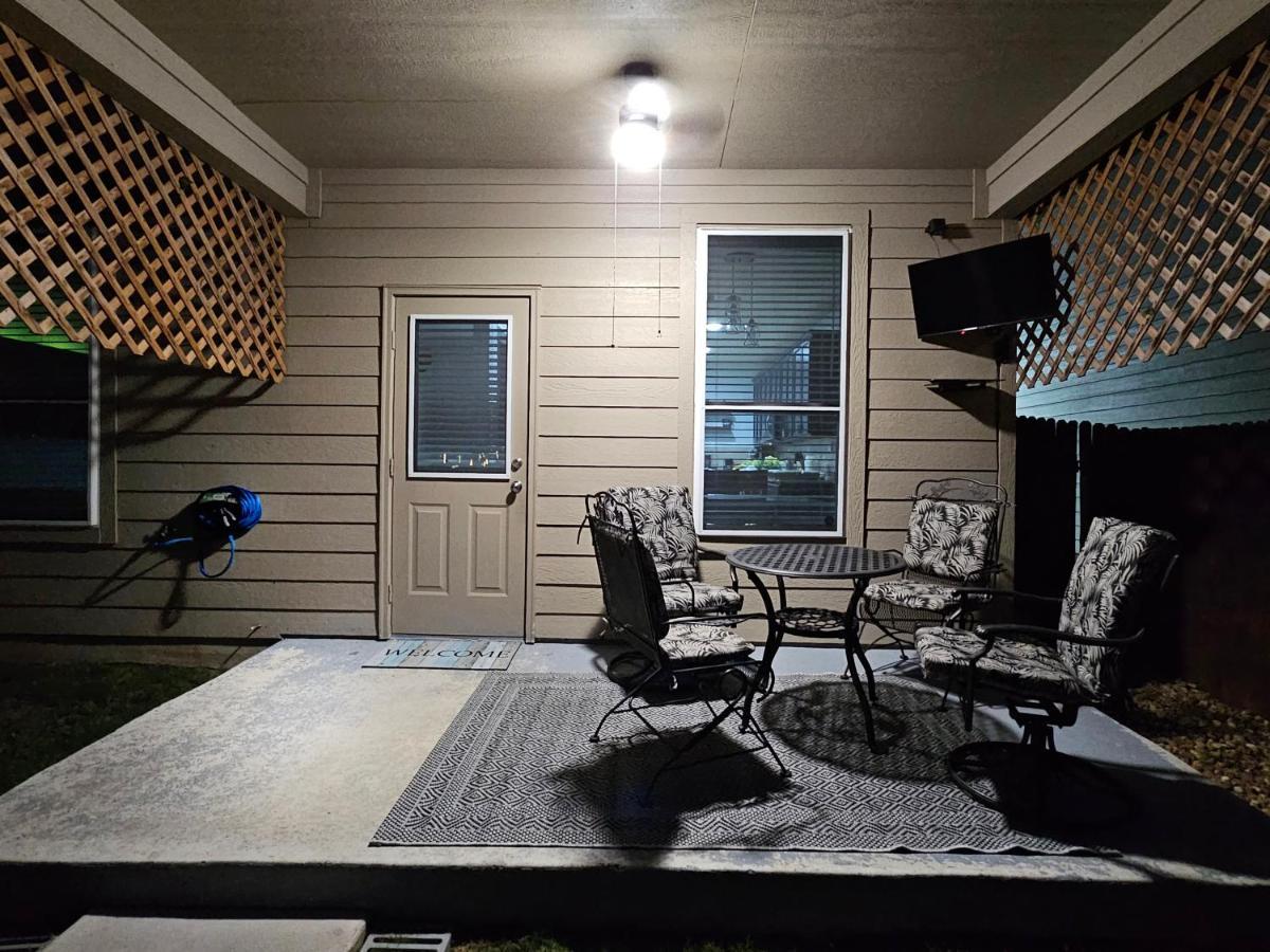 Holiday home Bohemian W Fire Pit/grill/game & More!