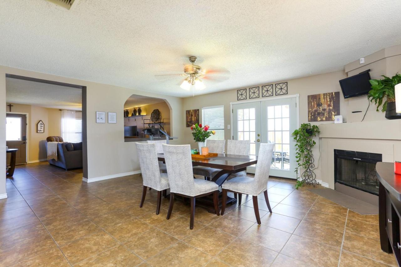 Villa With Pool Near Sea World & Lackland San Antonio