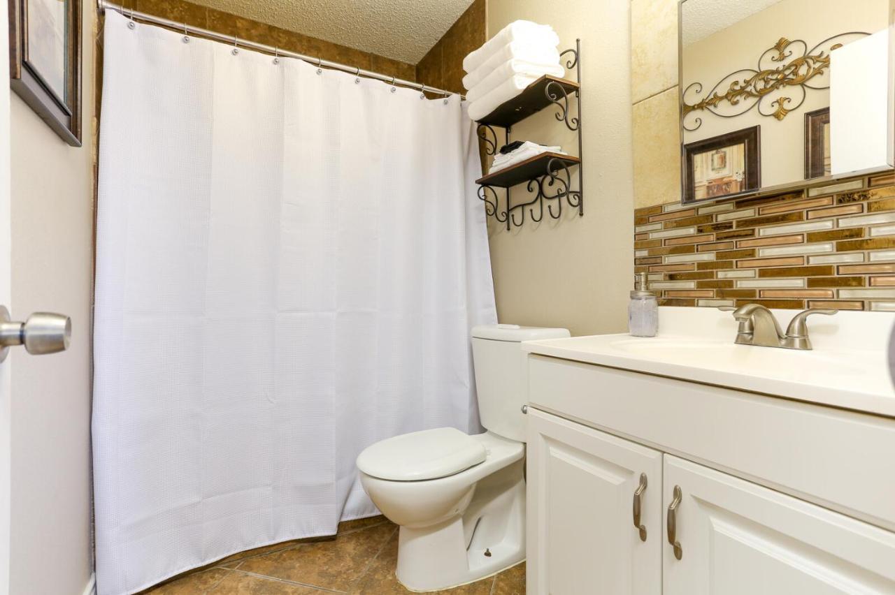 With Pool Near Sea World & Lackland Villa *