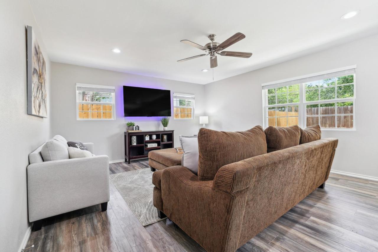 Spacious Retreat With Private Patio! Holiday home