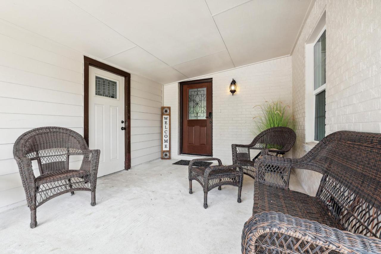 Spacious Retreat With Private Patio! San Antonio
